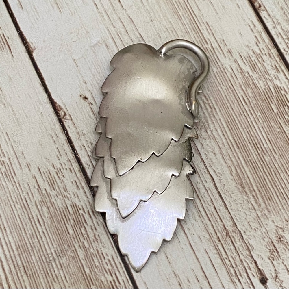 Vintage Silver-tone Layered Leaves Money Clip